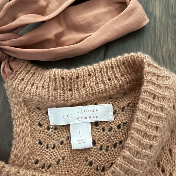 LC Lauren Conrad Tan Camel Scalloped Bell Sleeve Knit Sweater L - Picture 4 of 7